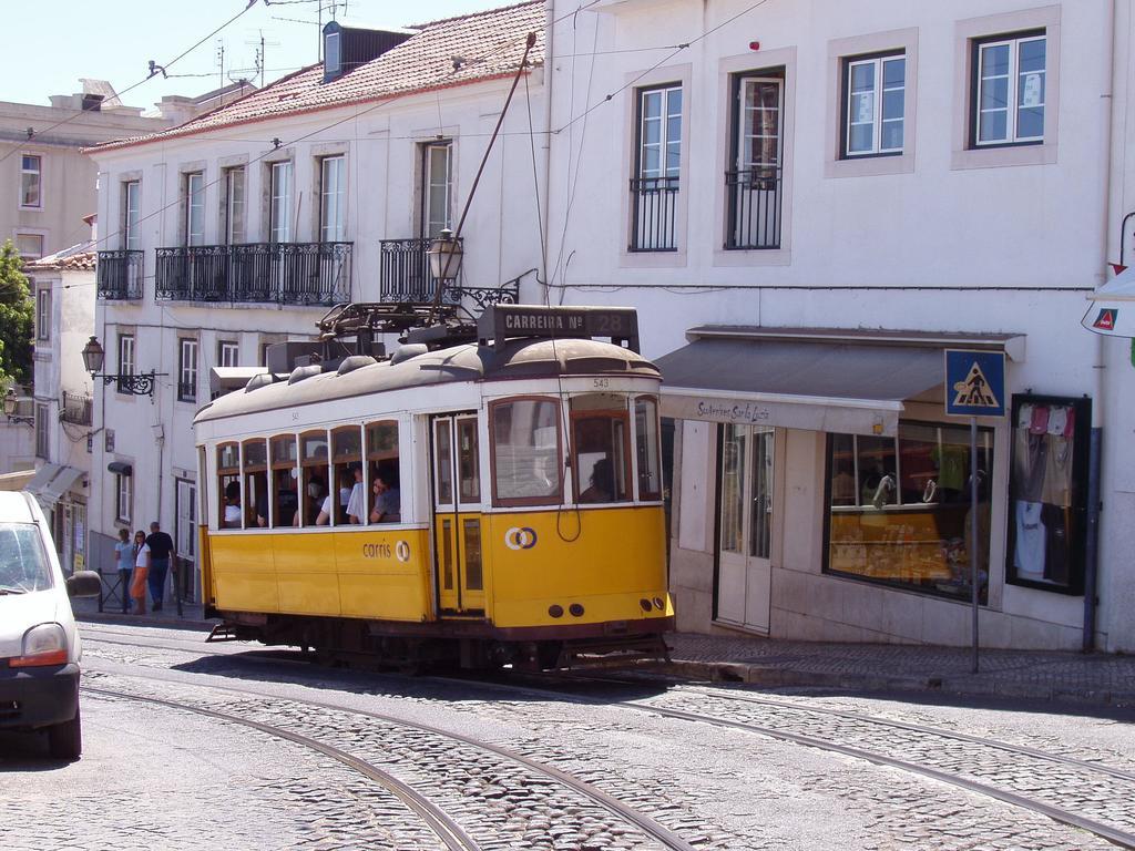 Fado Bed & Breakfast - Santos Lisbon Bagian luar foto